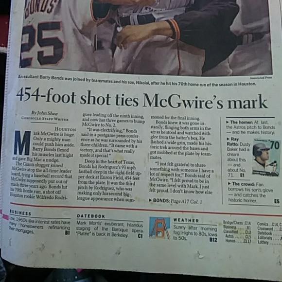 S.F. CHRONICLE BARRY BONDS #70 HOMERUN - Picture 4 of 4